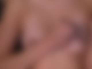 Live cam show with naomisainz - Living Room on Camiplay Live