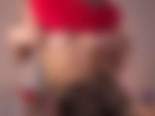 Live cam show with naomisainz - Living Room on CamClone