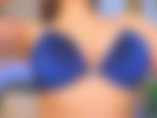 Live cam show with Kira - Athletic on friskycurves.com
