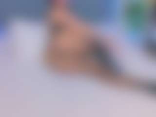 Live cam show with Kira - Athletic on Chatstar