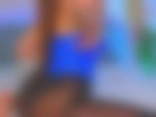 Kira MILF webcam performer live streaming