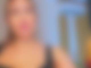 Live cam show with Kira - Brown Hair on CamClone