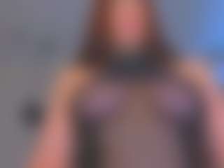 Live cam show with Kira - Latex on Latina Girls