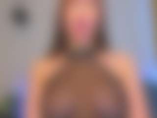 Live cam show with Kira - Brown Hair on Fit Hotties
