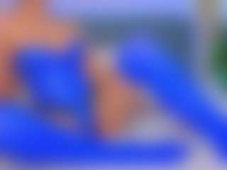 Live cam show with Kira - Butt Plug on Camsoda