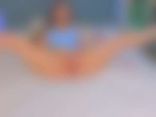 Kira's Live Sex Cam Show
