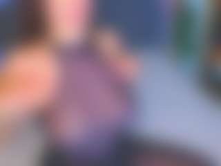 Live cam show with Kira - Athletic MILF on Fling VIP Chat