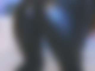 Kira MILF webcam performer live streaming