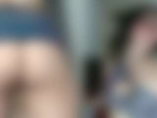 levanaaa's Live Sex Cam Show