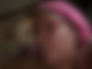 Live cam show with peachesstarr20 - Smoking on Camsoda