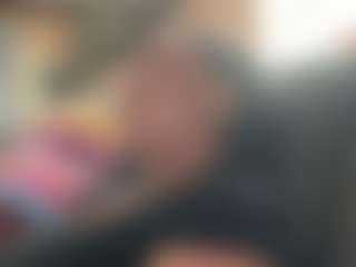 Live cam show with peachesstarr20 - Spank Curvy on TeamSkeetLive