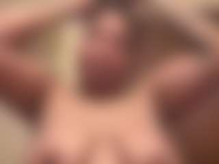 Live cam show with peachesstarr20 - Bedroom on Dare Cams