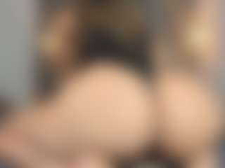 Live cam show with Shofia - Fingers on Uber Horny