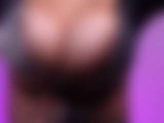 Valerynova MILF webcam performer live streaming