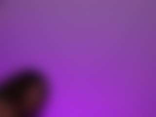 Valerynova MILF webcam performer live streaming