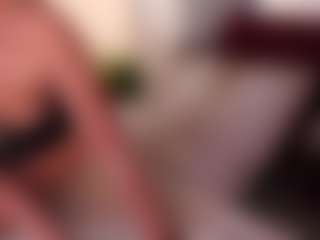 Live cam show with Aylin Millerxs - Skinny on Fling VIP Chat