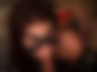 Live cam show with Aylin Millerxs - Camel Toe on Camming Site