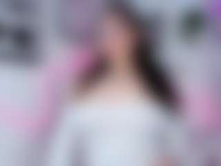 Live cam show with Samii Evans - Brown Eyes Brown Hair on CamClone