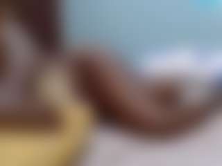 Live cam show with Sella-bella - Facial on Camming Site