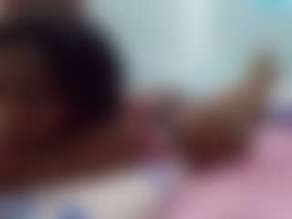 Live cam show with Sella-bella - Public Black on Soda Cam