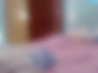 Live cam show with Sella-bella - Black Small Tits on Hubzter Live