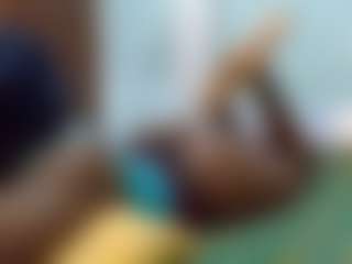 Live cam show with Sella-bella - Facial on live18s.com