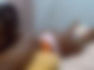 Live cam show with Sella-bella - Public Ebony on Camiplay Live