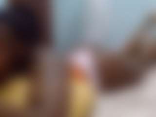Live cam show with Sella-bella - Ass Clapping on CamClone