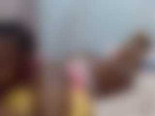 Live cam show with Sella-bella - Public Ebony on xDating