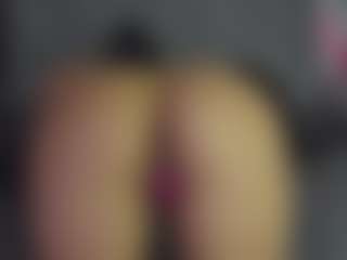 Live cam show with Catalina_goddess - Bedroom on LiveSexCams6