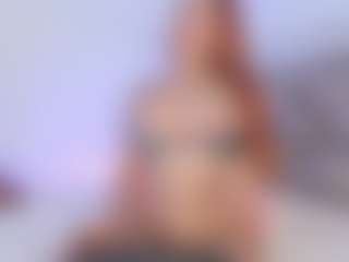 Live cam show with kailye - Oil on CamwithHer