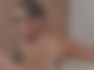 Live cam show with Isabela ⭐ - Brown Eyes on CamwithHer
