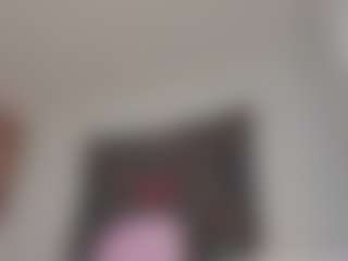 Live cam show with Isabela ⭐ - Fingers on madthumbs