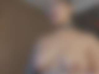 Live cam show with Isabela - Handjob on SquirtSoMuch