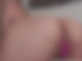 Isabela's Live Sex Cam Show