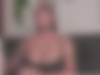 Live cam show with Isabela - Handjob on Cam Slut