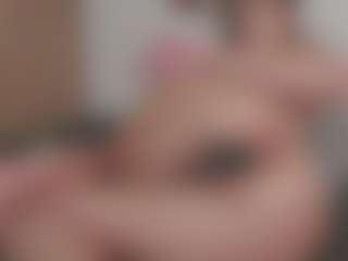 Live cam show with Isabela - Fingering on Camsoda