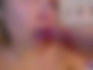 Live cam show with MARIA - Pornstar Shaved Pussy on chickslive.net