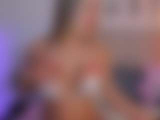 Live cam show with MARIA - Gamer Ebony on SxyPornLive