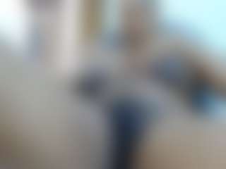Live cam show with kimaralion - Tease Ebony on madthumbs | colombia