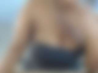 Live cam show with kimaralion - Ebony MILF on CamSodaAdn