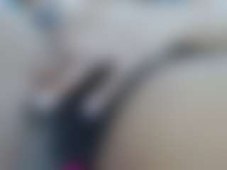 Live cam show with kimaralion - Ebony MILF on livesuperchat.net