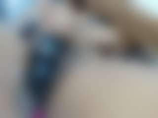 Live cam show with kimaralion - Ebony MILF on madthumbs