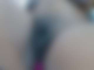 Live cam show with kimaralion - Black Dildo on CamClone