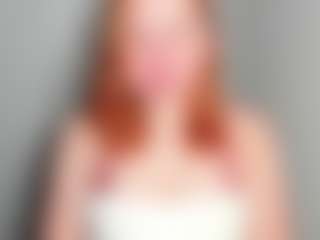 Live cam show with LaylaxCute - Slave on SmokeAndPoke