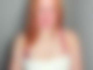 Live cam show with LaylaxCute - Living Room on Livezox