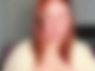 Live cam show with LaylaxCute - Red Hair MILF on Latina Girls
