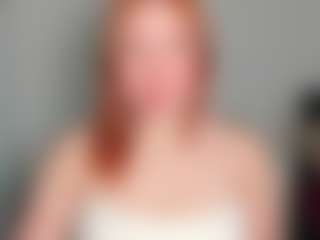 Live cam show with LaylaxCute - Red Hair MILF on Camiplay Live