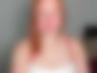 Live cam show with LaylaxCute - Petite MILF on crypto-cams
