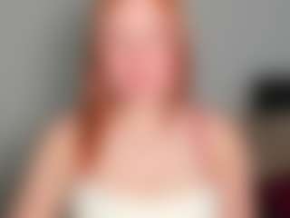 Live cam show with LaylaxCute - Red Hair MILF on Camsoda